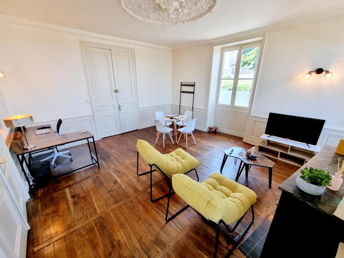 Superbe T2 Lumineux Avec Fibre Apartment Angouleme Bagian luar foto